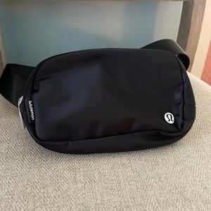 Lululemon Everywhere Belt Nag